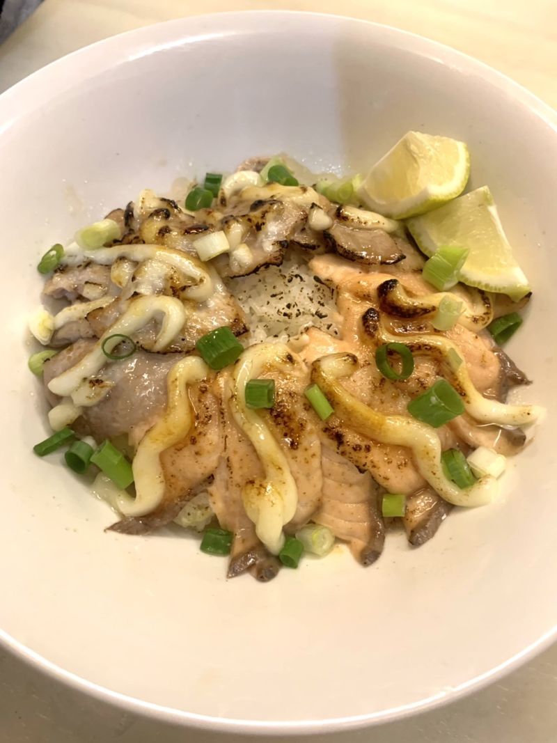 炙燒雙色丼飯