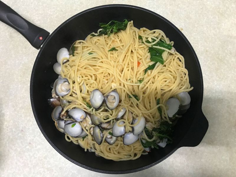 蒜香白酒蛤蠣義大利麵