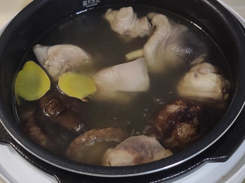 香菇干貝雞湯