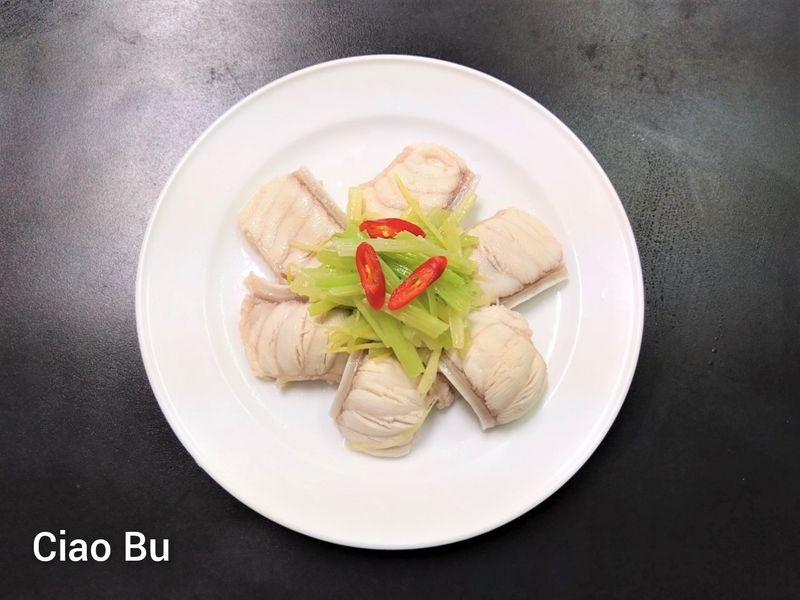 芹菜炒鯊魚