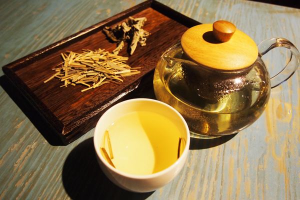 【擺浪饕餮】香茅刺蔥茶