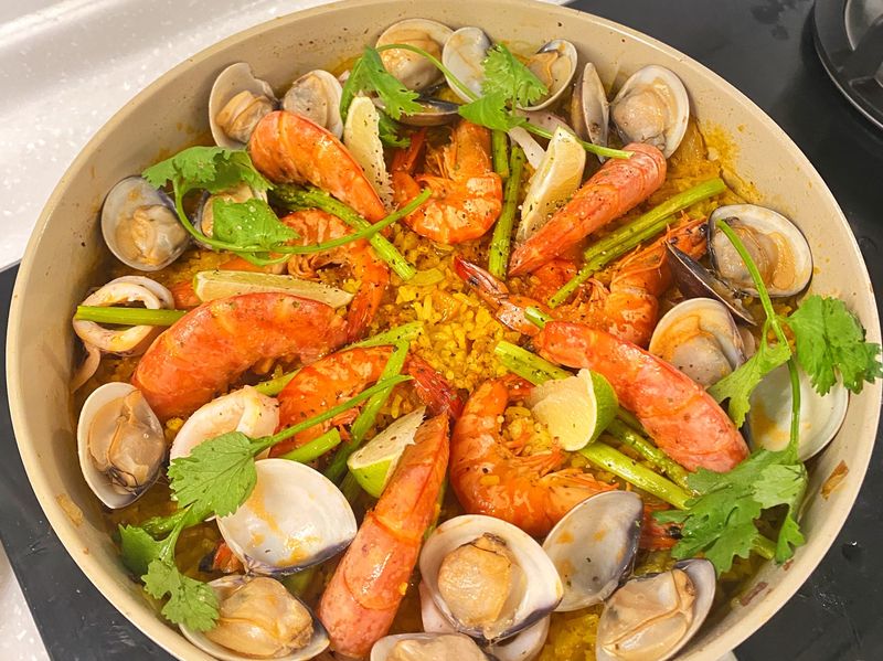 一鍋到底西班牙海鮮燉飯｜無番紅花版本