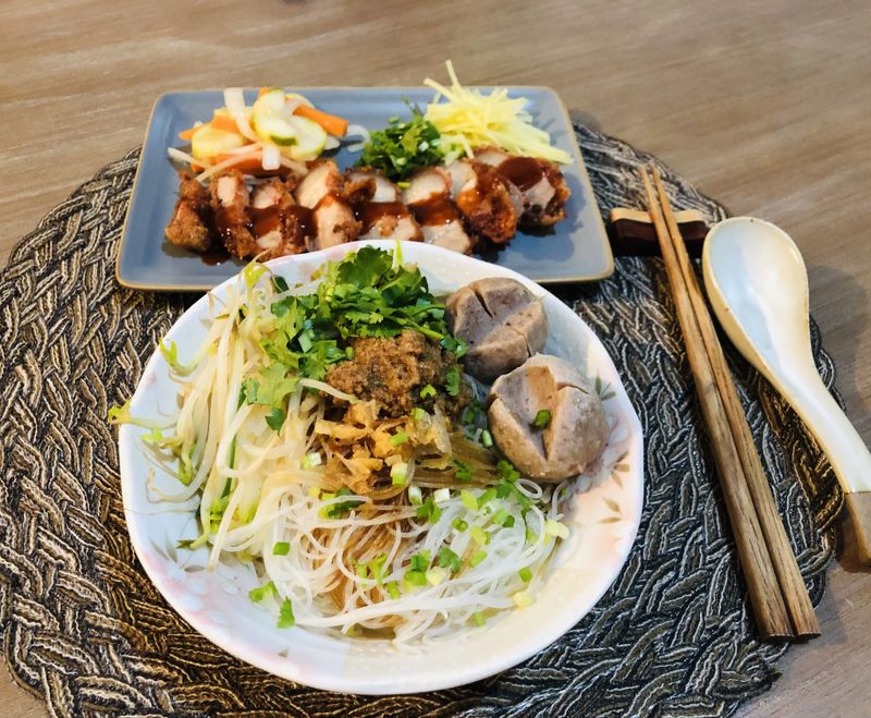 炸紅糟肉+拌滷肉醬汁米粉