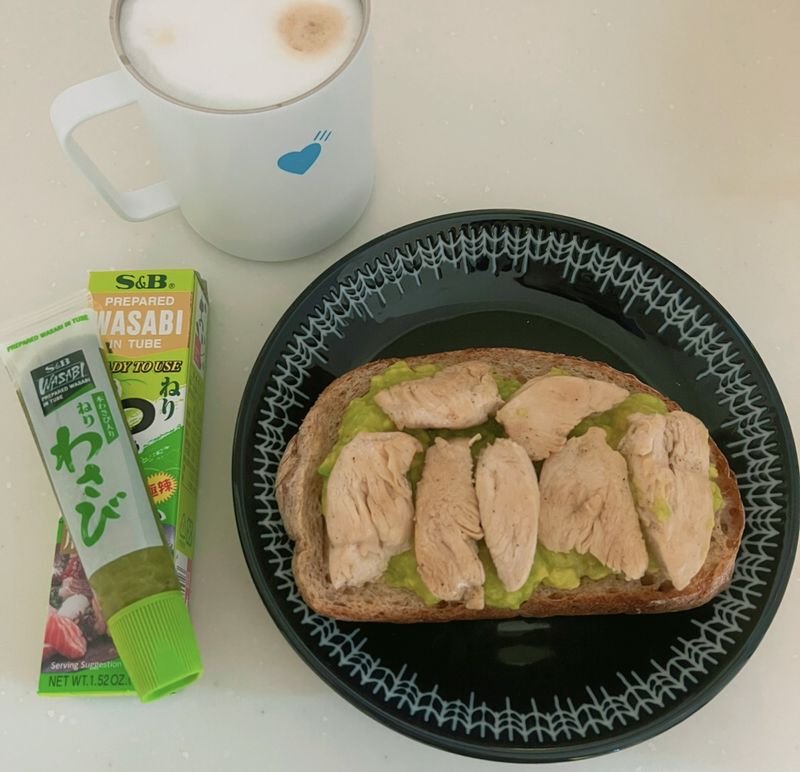 山葵酪梨雞肉吐司