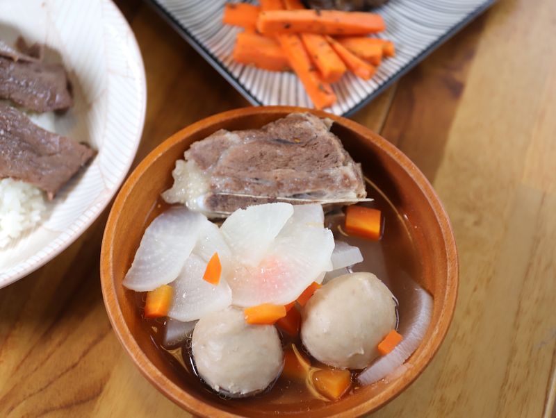 蘿蔔排骨貢丸湯