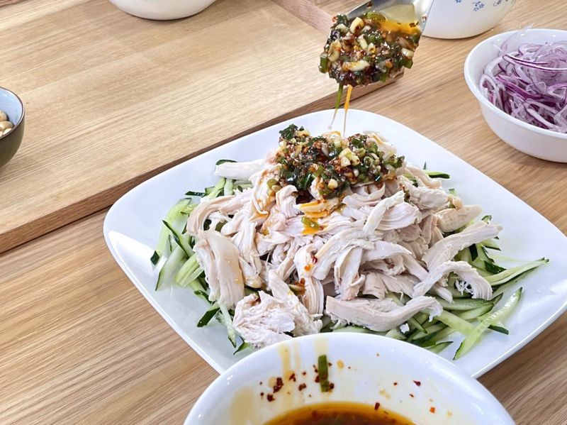 康寧鍋的鮮嫩美味|椒麻舒肥雞絲