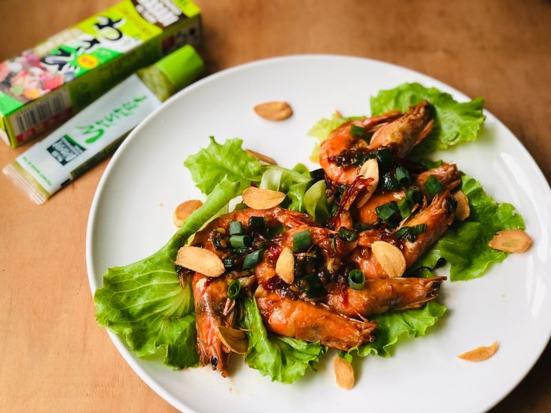 山葵蠔油醬燒大蝦佐蒜片
