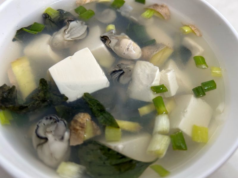 九層塔蚵仔湯