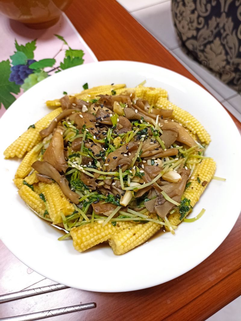 舞菇炒豆苗