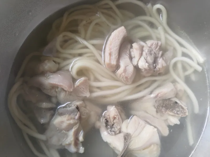 小碗雞湯麵