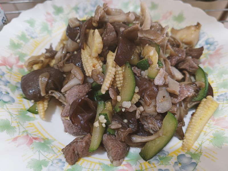 什錦炒舞菇
