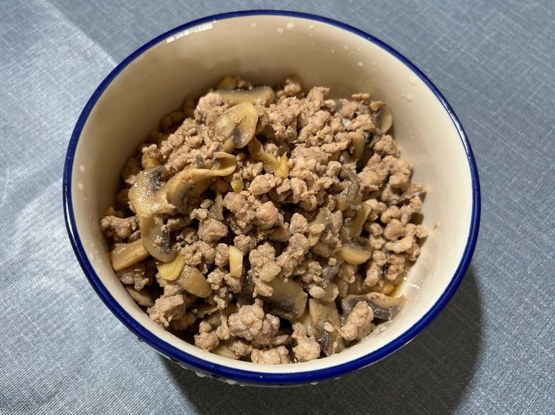奶油蘑菇肉肉炒