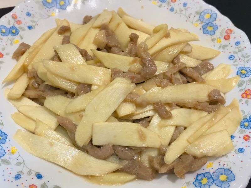 茭白筍炒肉絲