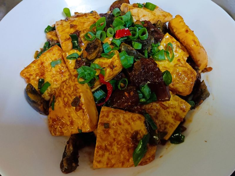 好男人料理-皮蛋炒豆腐