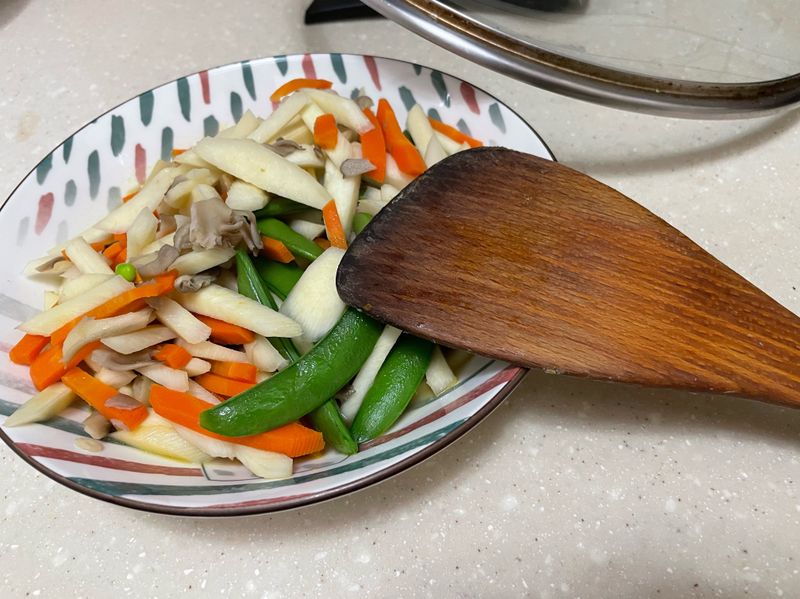 筊白筍舞菇菜