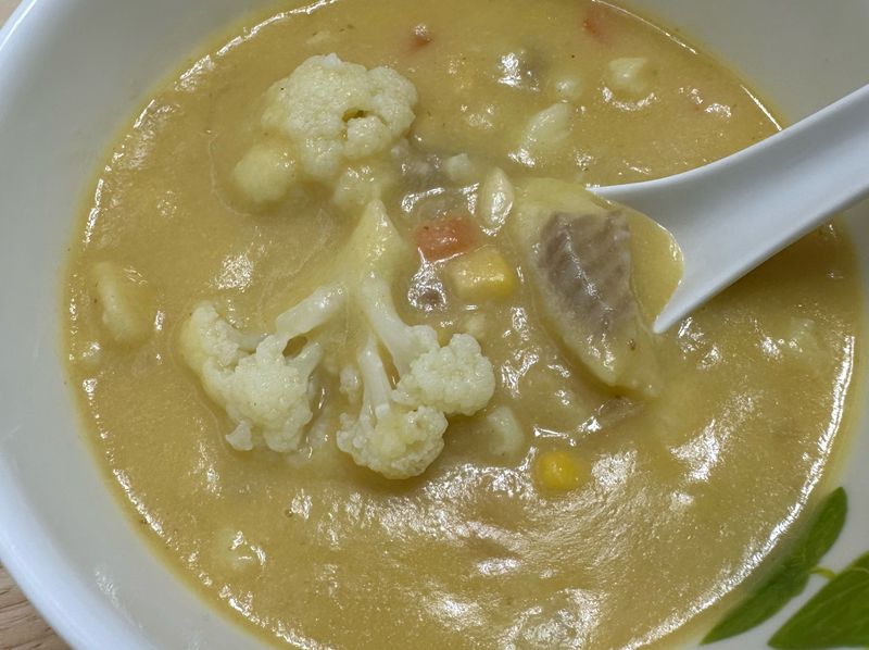 椰菜花魚湯