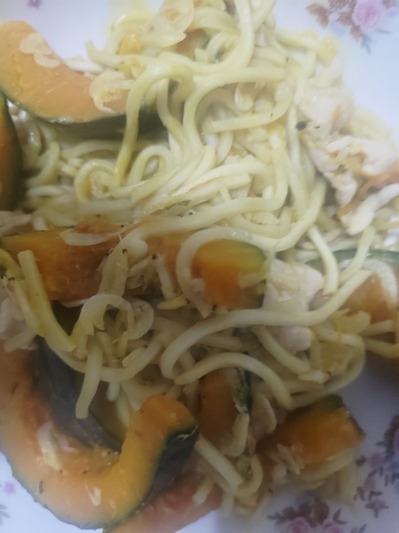 南瓜片黃麵煮
