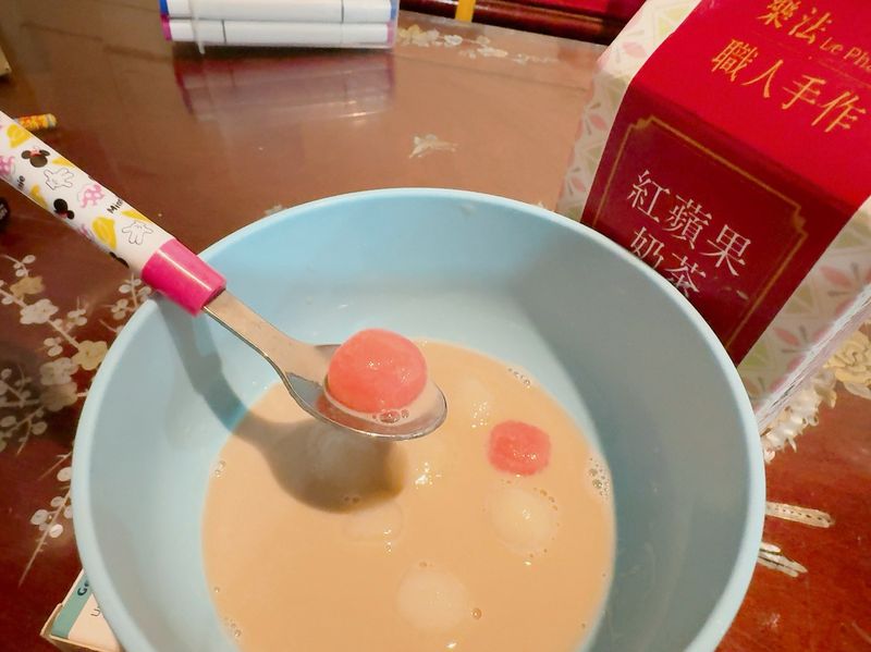 紅蘋果奶茶小湯圓