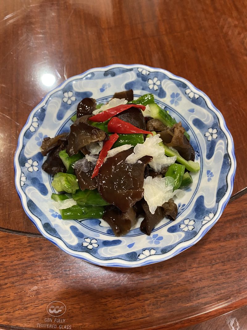 涼拌小黃瓜、川耳、苦瓜