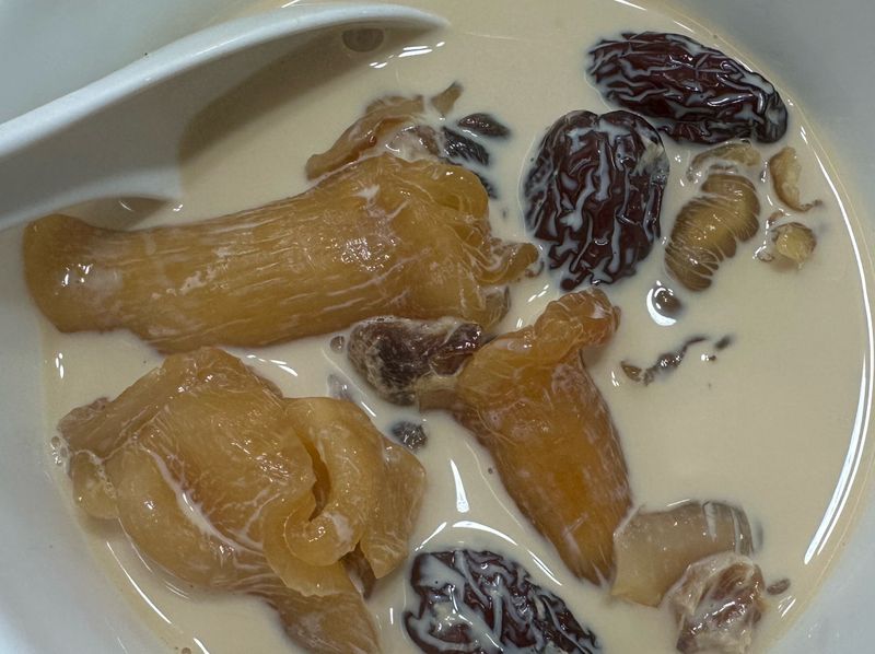 鮮奶燉花膠