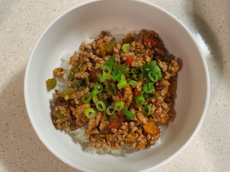 彩椒番茄醬丼飯
