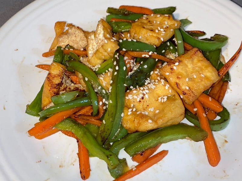 彩椒炒油豆腐