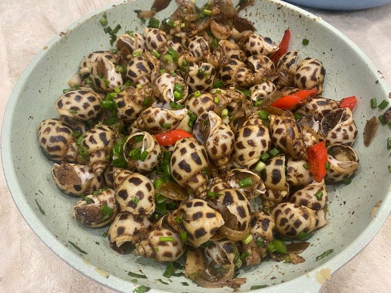 黑胡椒炒鳳螺