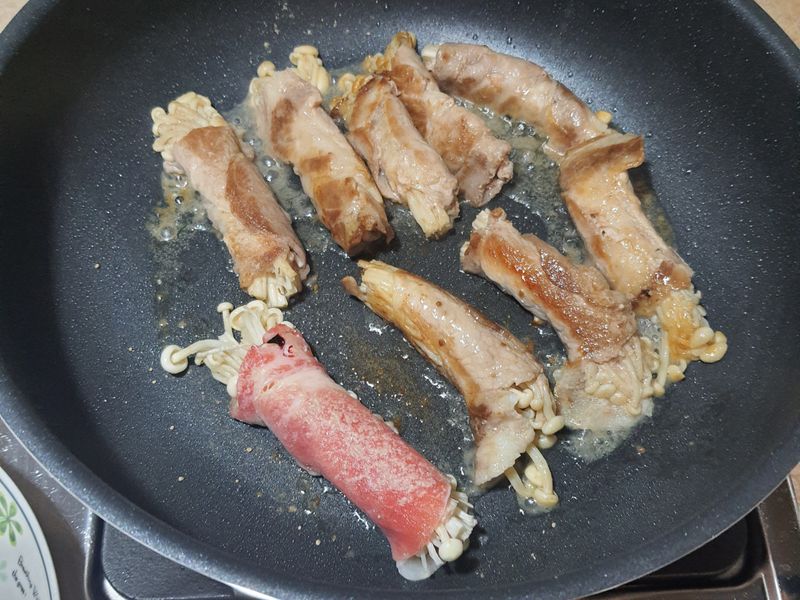 金針菇包肉