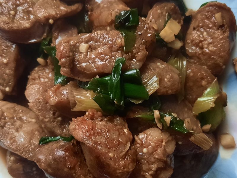 炒飛魚卵香腸