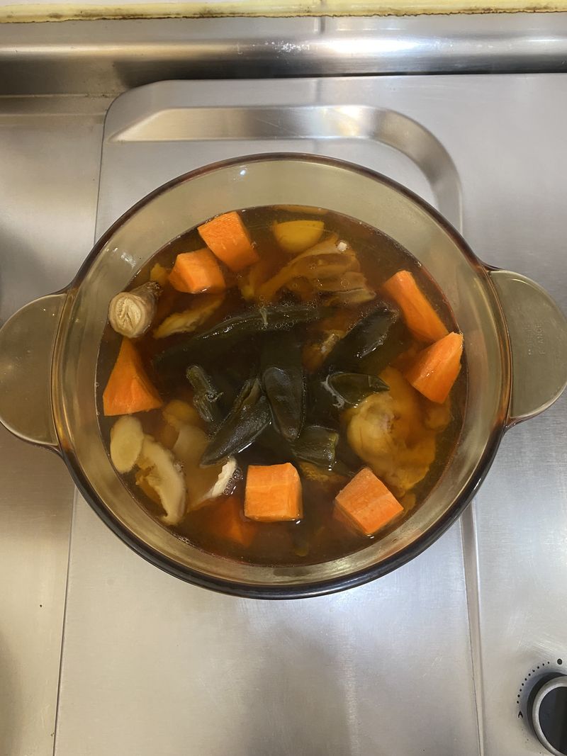 剝皮辣椒雞湯