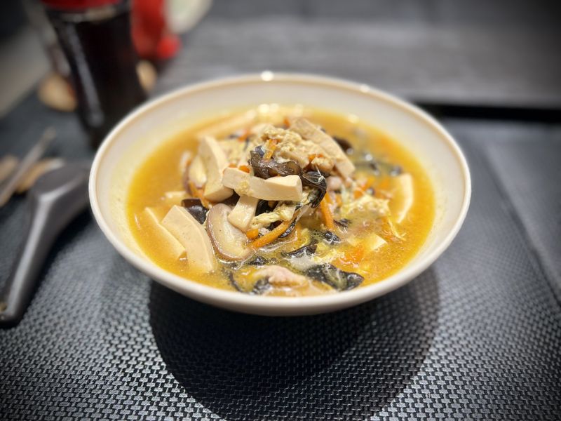 酸辣湯餃