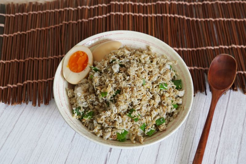 吻仔魚蓋飯