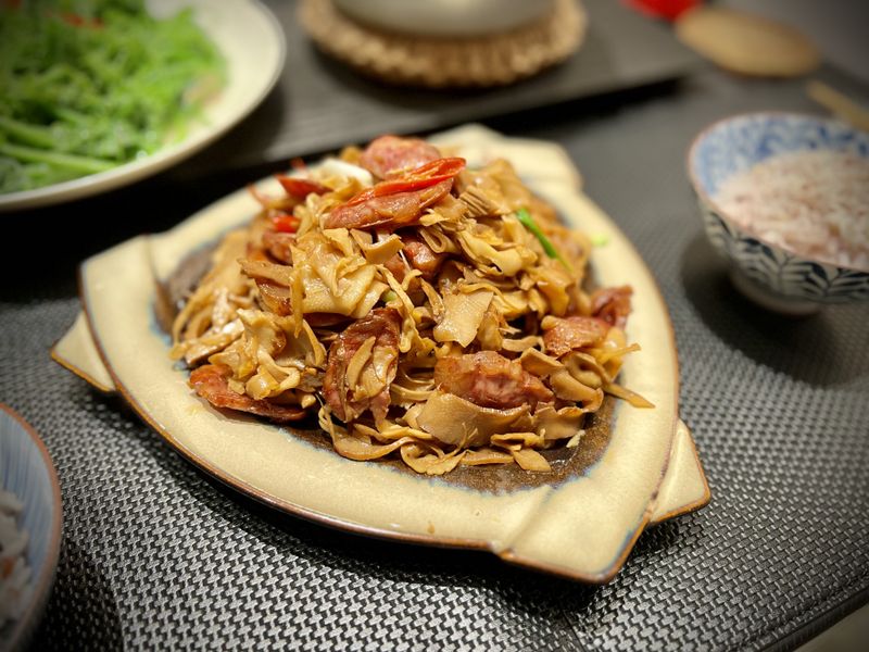 煙筍炒香腸