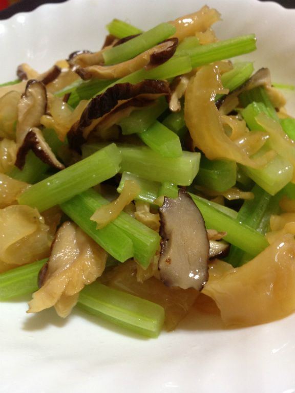 CDE香菇芹菜炒花膠(2人份量)
