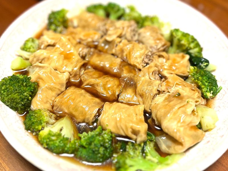 蠔油腐皮肉卷