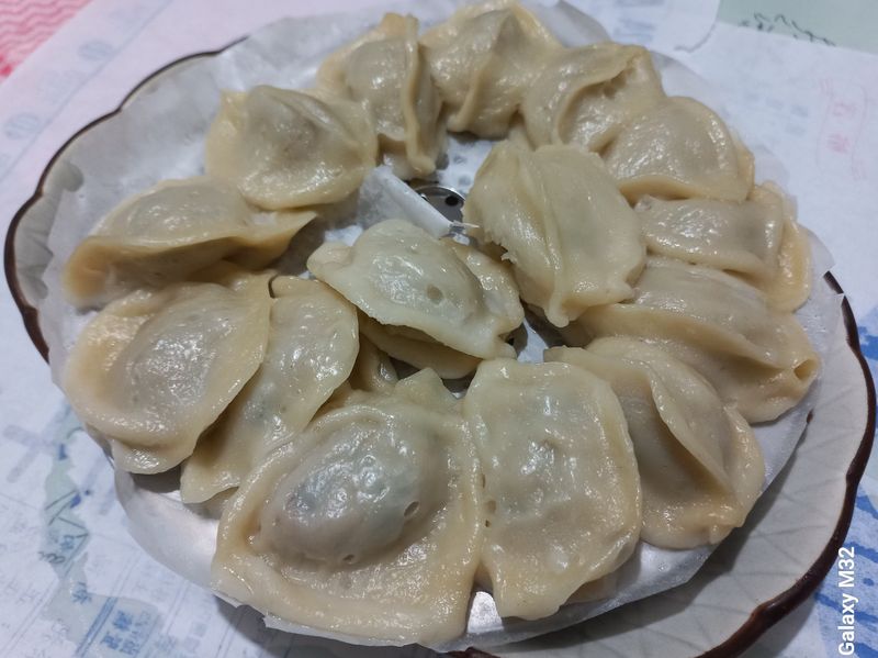 冷凍水餃 (電子萬用鍋)~簡單隨手做