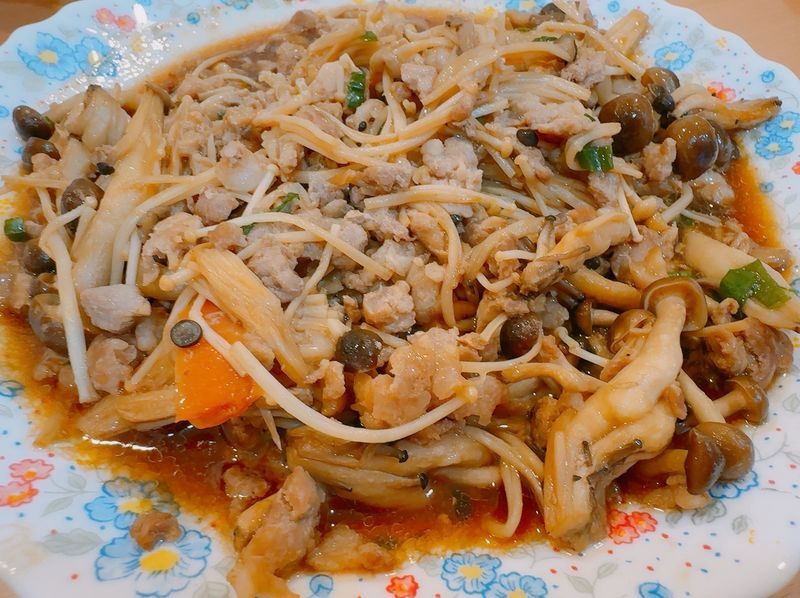 菇菇滷肉