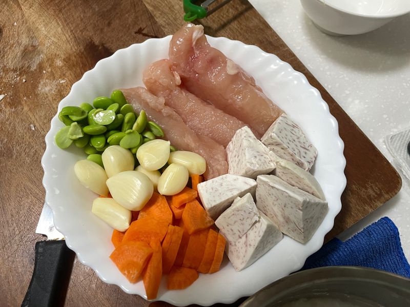 寶寶副食品-蒜香雞肉芋頭燉飯/粥