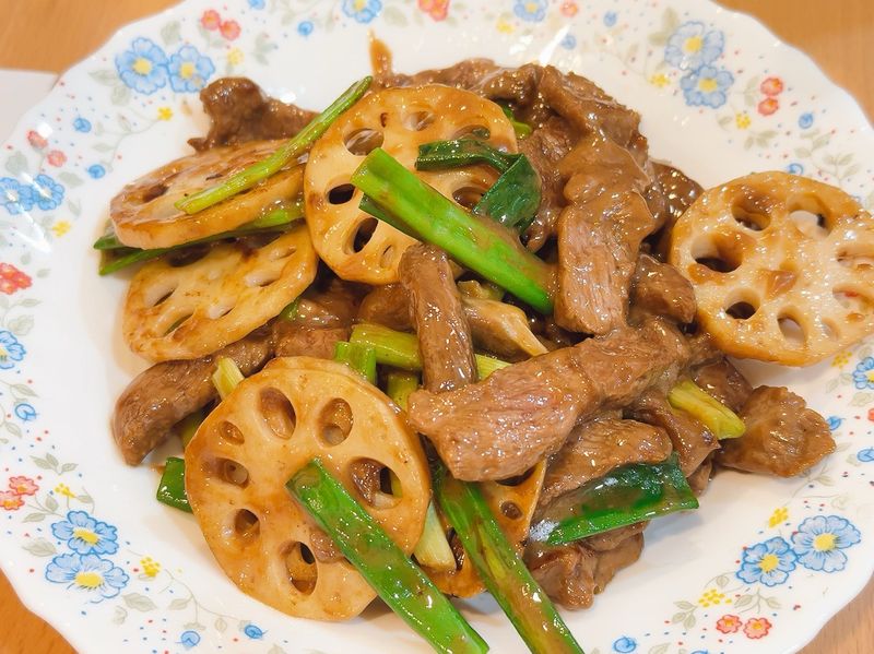 牛肉炒蓮藕
