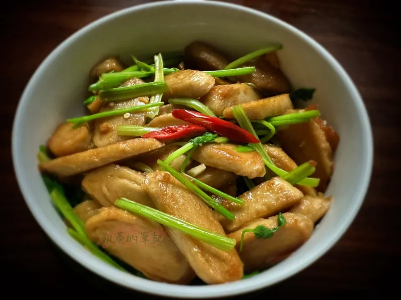《快手系》麵腸炒芹菜