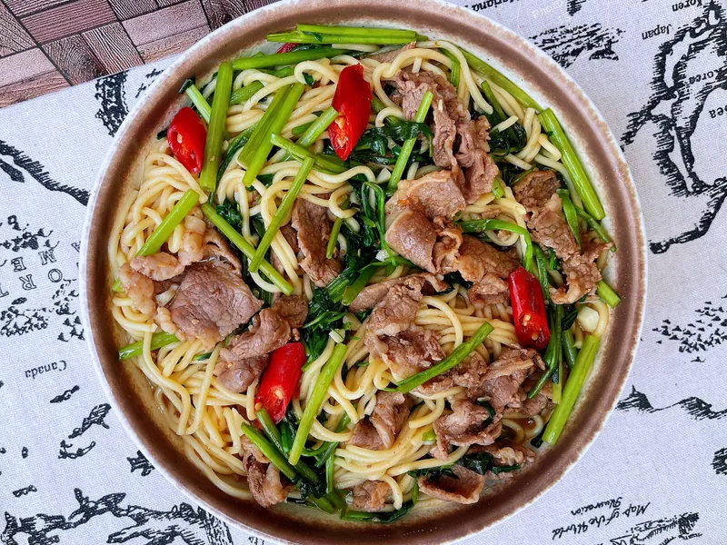 沙茶牛肉炒麵