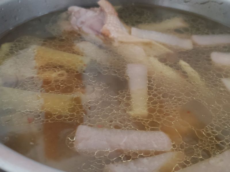 酸蘿蔔老鴨湯