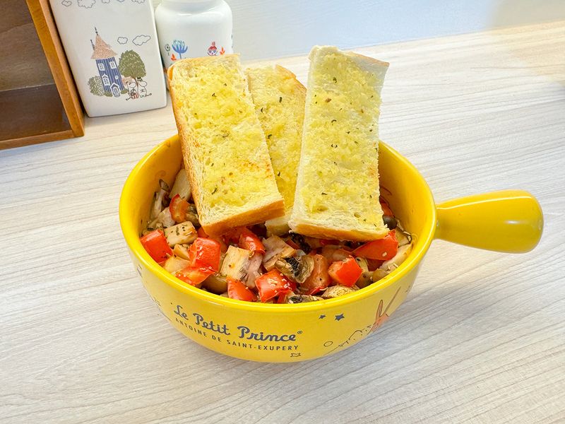 炙烤野菇佐香蒜麵包|百慕達微波烤箱