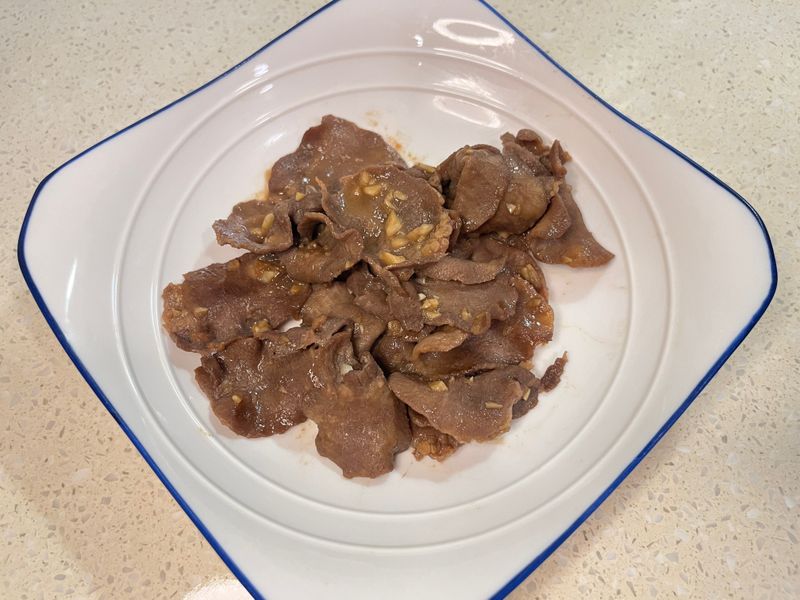 炒蒜香牛舌