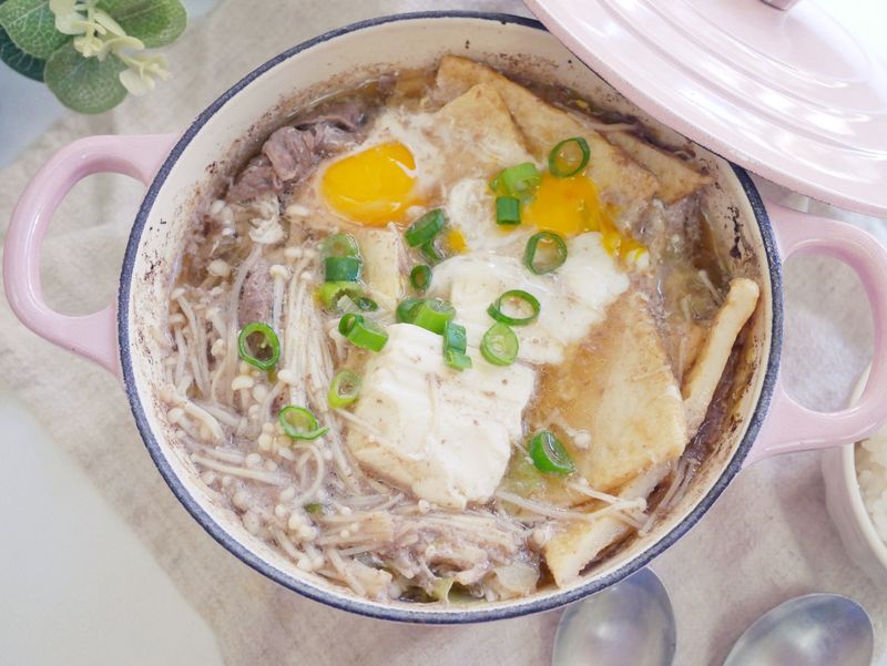 鑄鐵鍋「牛肉豆腐煲」不辣也很美味!!