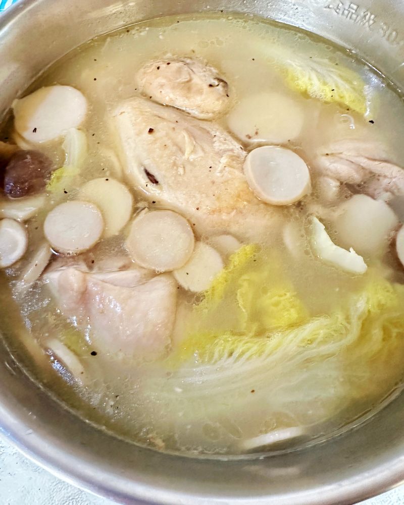 電鍋方便料理～人蔘雞湯