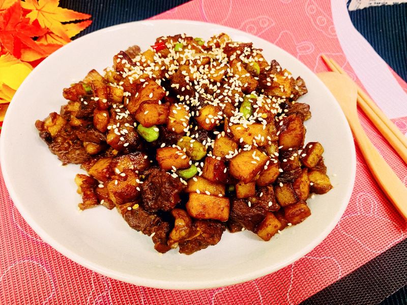 「美國馬鈴薯」牛肋醬燒馬鈴薯丁