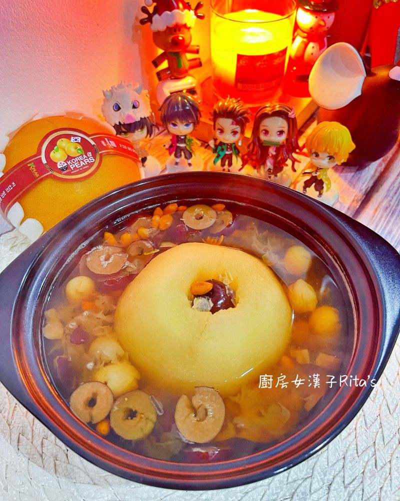 銀耳蓮子燉梨