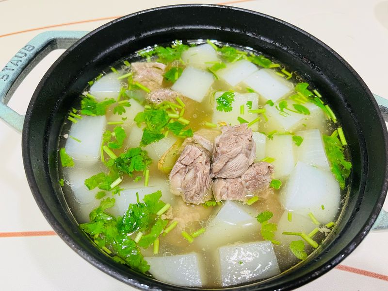 冬季限定~白蘿蔔牛腩湯(附蘸醬)