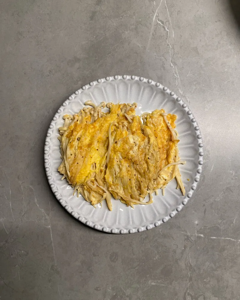 蛋煎金針菇（$20）